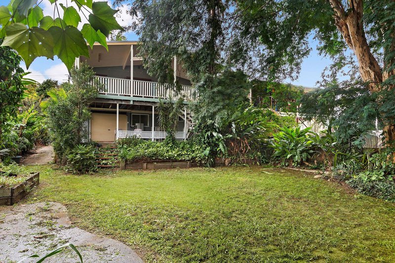 Photo - 20 Hakea Street, Everton Hills QLD 4053 - Image 12