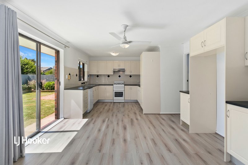 Photo - 20 Hammond Avenue, Morphett Vale SA 5162 - Image 5