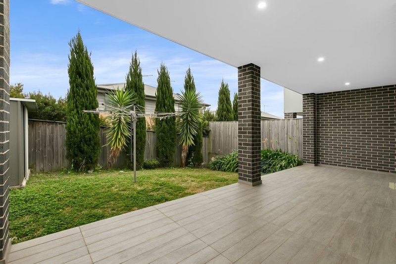 Photo - 20 Hanna Street, Potts Hill NSW 2143 - Image 3