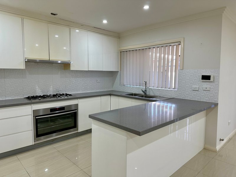 Photo - 20 Hanna Street, Potts Hill NSW 2143 - Image 7