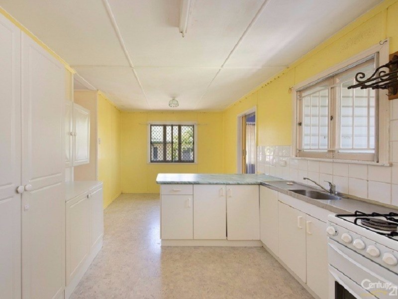 Photo - 20 Hannam Street, Wynnum QLD 4178 - Image 3