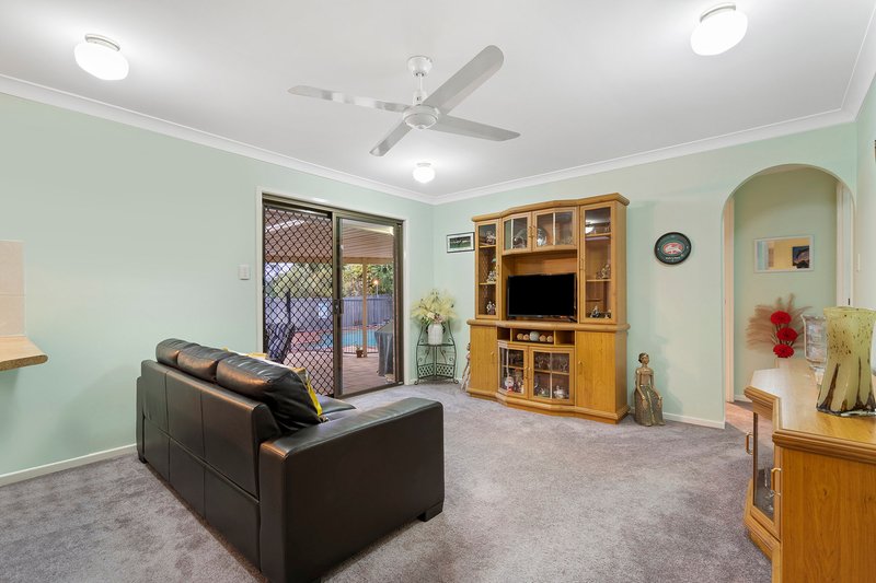 Photo - 20 Harding Boulevard, Mount Warren Park QLD 4207 - Image 6