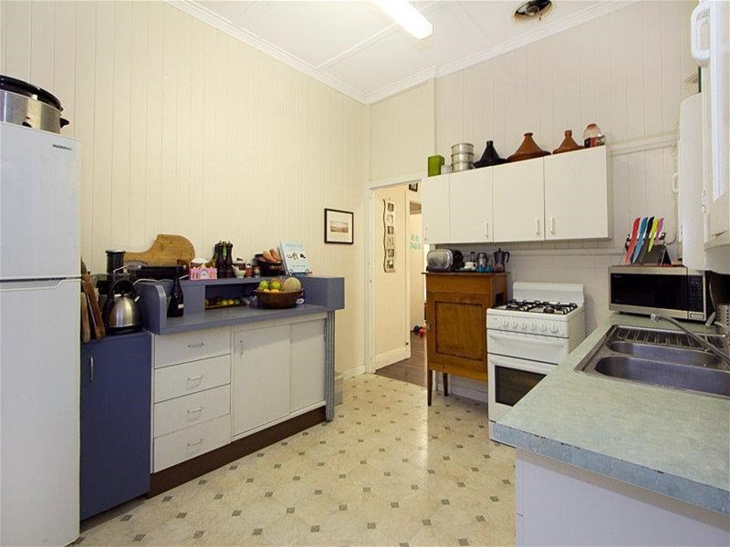 Photo - 20 Harrys Road, Taringa QLD 4068 - Image 2