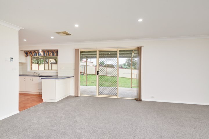 Photo - 20 Hart Street, Junee NSW 2663 - Image 3