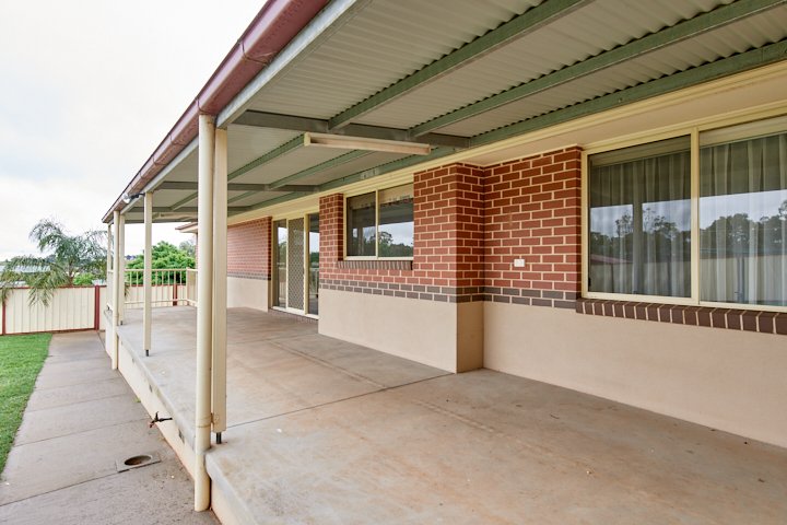 Photo - 20 Hart Street, Junee NSW 2663 - Image 11