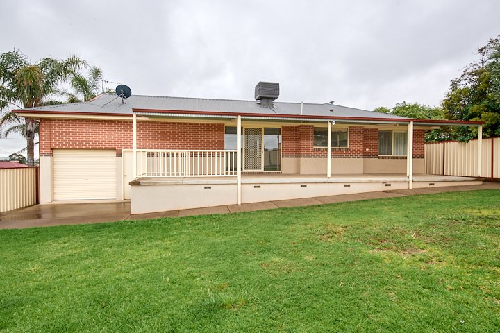 Photo - 20 Hart Street, Junee NSW 2663 - Image 12