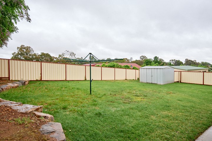 Photo - 20 Hart Street, Junee NSW 2663 - Image 13