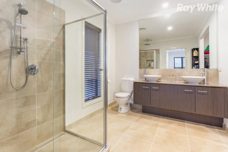 Photo - 20 Havenstone Drive, Keysborough VIC 3173 - Image 8