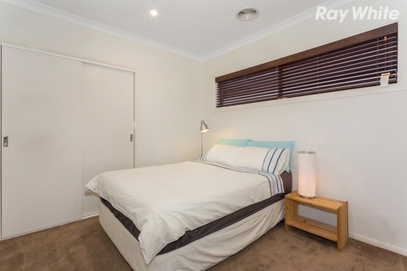 Photo - 20 Havenstone Drive, Keysborough VIC 3173 - Image 9