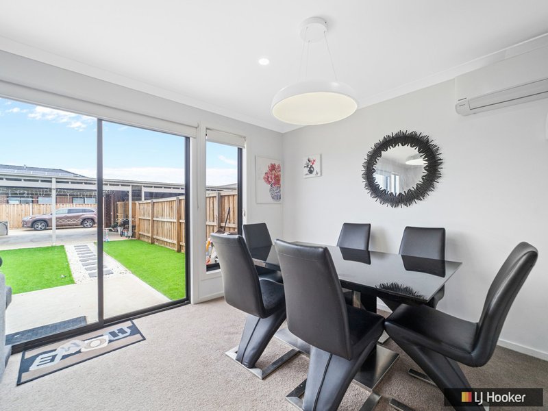 Photo - 20 Heathwren View, Werribee VIC 3030 - Image 7