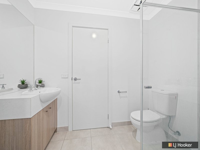 Photo - 20 Heathwren View, Werribee VIC 3030 - Image 9