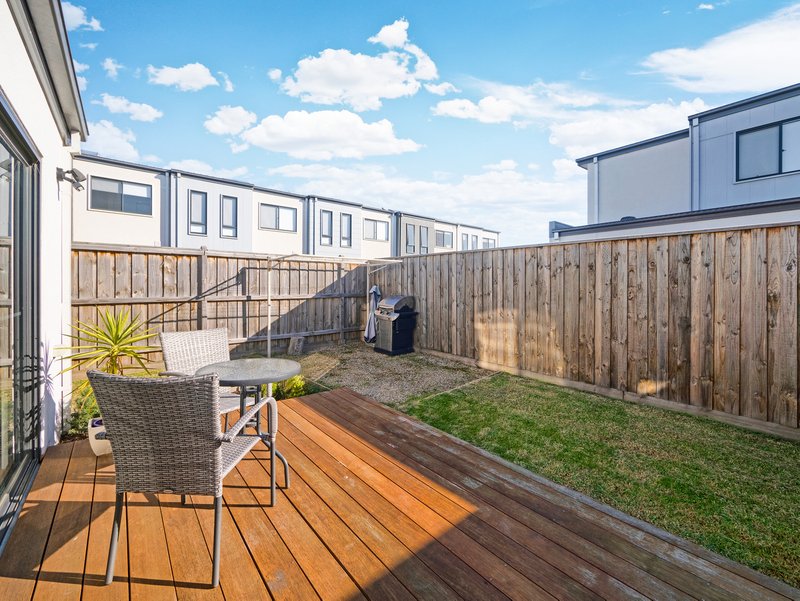 Photo - 20 Hebrides Close, Cranbourne West VIC 3977 - Image 17