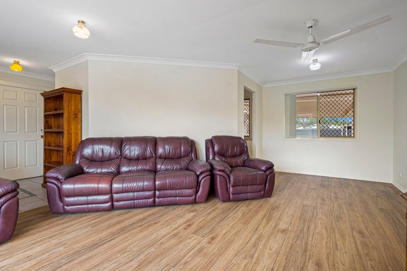 Photo - 20 Hendrix Street, Windaroo QLD 4207 - Image 4