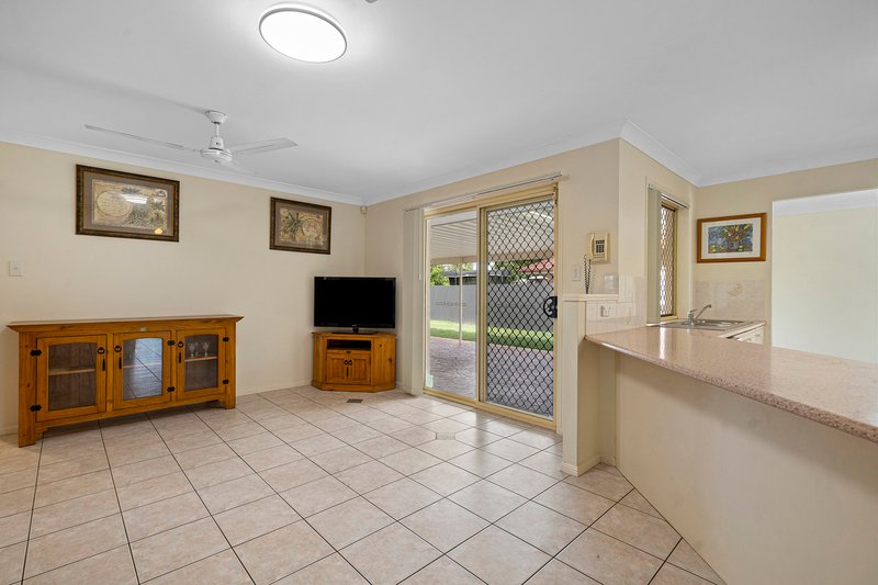 Photo - 20 Hendrix Street, Windaroo QLD 4207 - Image 6