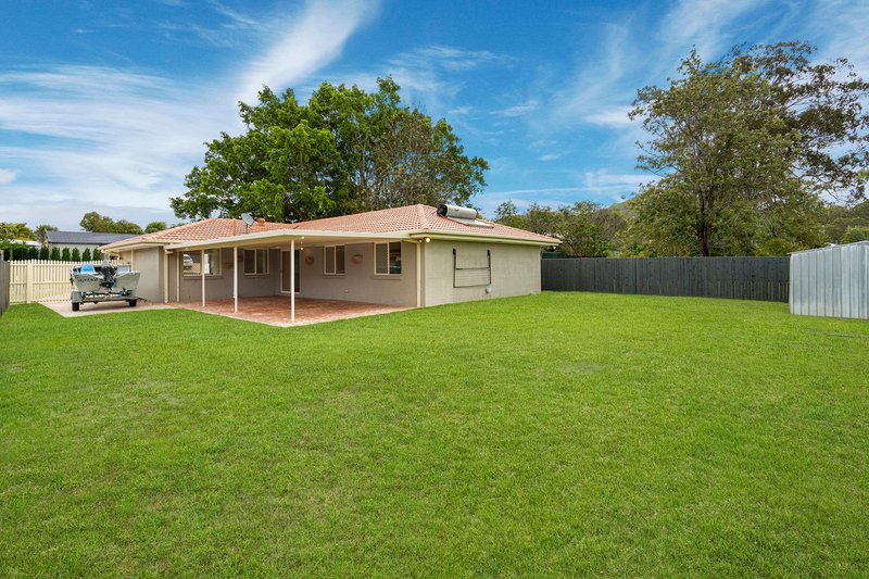 Photo - 20 Hendrix Street, Windaroo QLD 4207 - Image 16