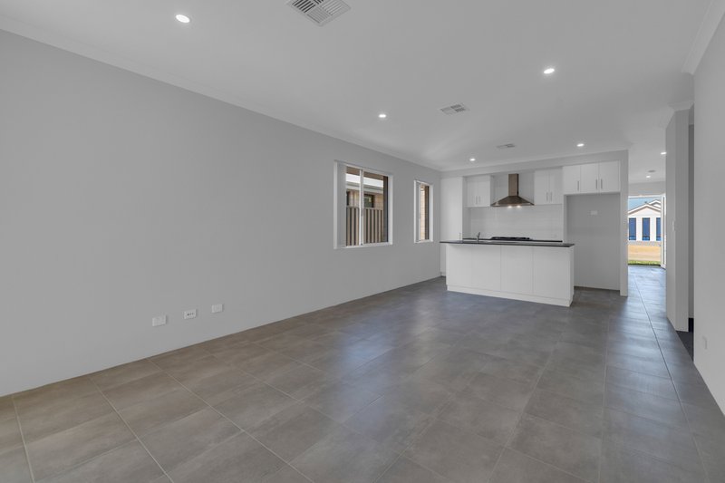 Photo - 20 Hester Road, Wellard WA 6170 - Image 4