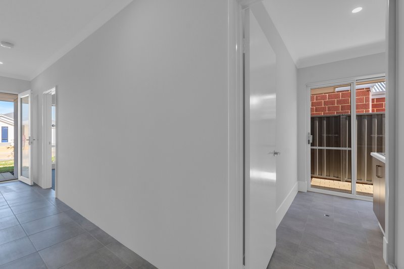 Photo - 20 Hester Road, Wellard WA 6170 - Image 15