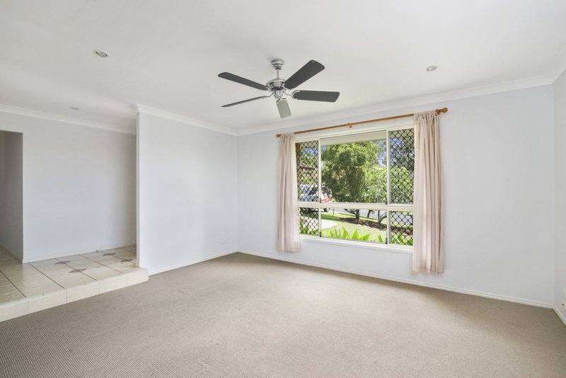 Photo - 20 Hibertia Avenue, Elanora QLD 4221 - Image 6