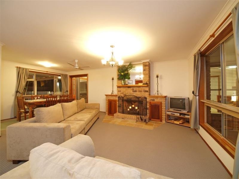 Photo - 20 Hidden Valley Drive, Eatons Hill QLD 4037 - Image 3