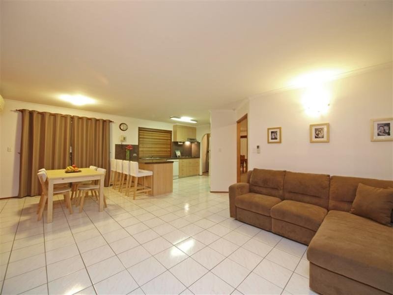 Photo - 20 Hidden Valley Drive, Eatons Hill QLD 4037 - Image 6