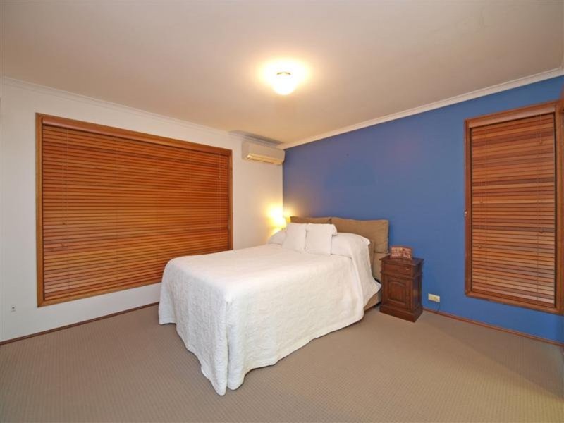 Photo - 20 Hidden Valley Drive, Eatons Hill QLD 4037 - Image 10