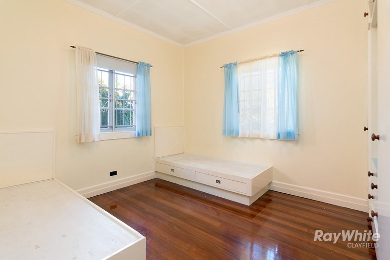 Photo - 20 Highcrest Avenue, Wavell Heights QLD 4012 - Image 9