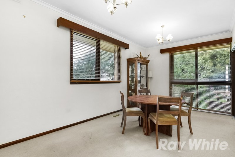 Photo - 20 Highvale Road, Glen Waverley VIC 3150 - Image 5