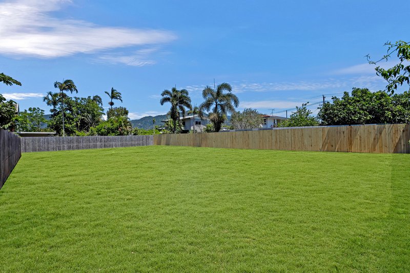 Photo - 20 Hogan Street, Westcourt QLD 4870 - Image 4