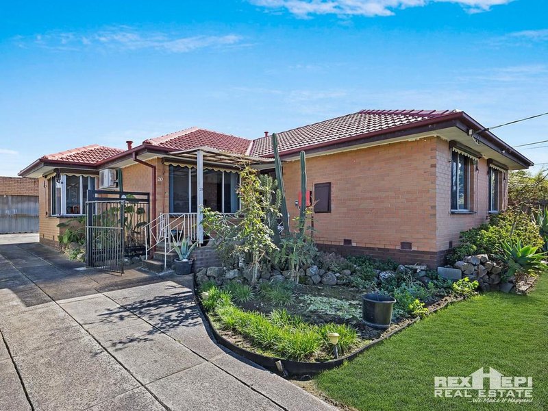 Photo - 20 Holly Avenue, Dandenong North VIC 3175 - Image 1