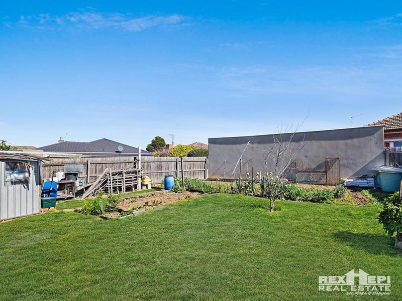 Photo - 20 Holly Avenue, Dandenong North VIC 3175 - Image 8