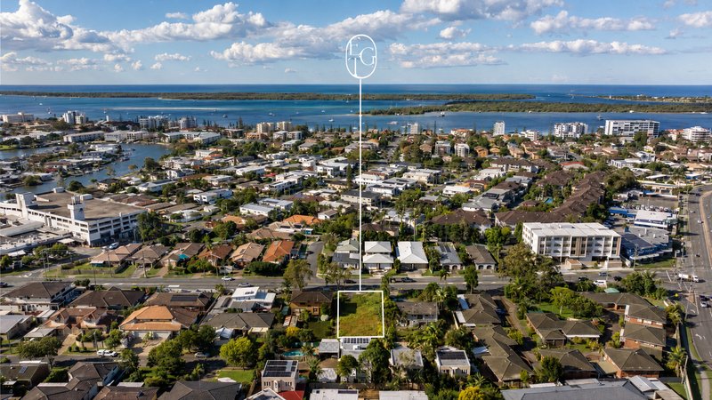 Photo - 20 Hollywell Road, Biggera Waters QLD 4216 - Image 8
