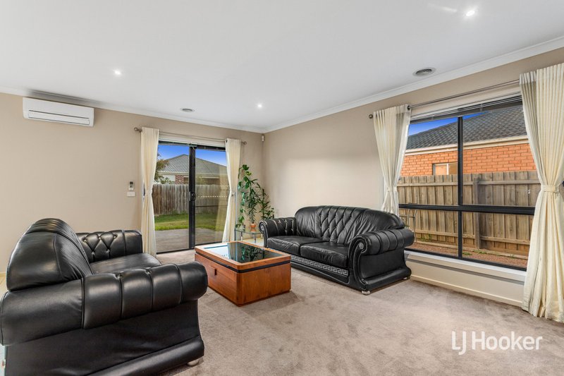 Photo - 20 Home Road, Point Cook VIC 3030 - Image 4