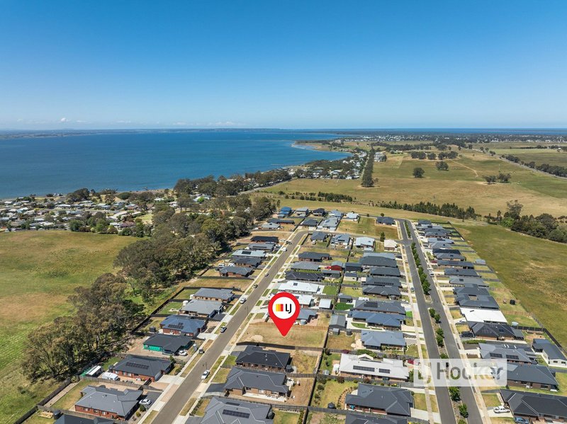 20 Houghton Crescent, Eagle Point VIC 3878