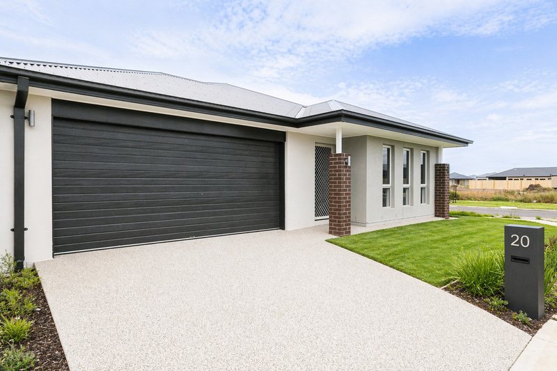 Photo - 20 Hubbard Street, Wyndham Vale VIC 3024 - Image 2