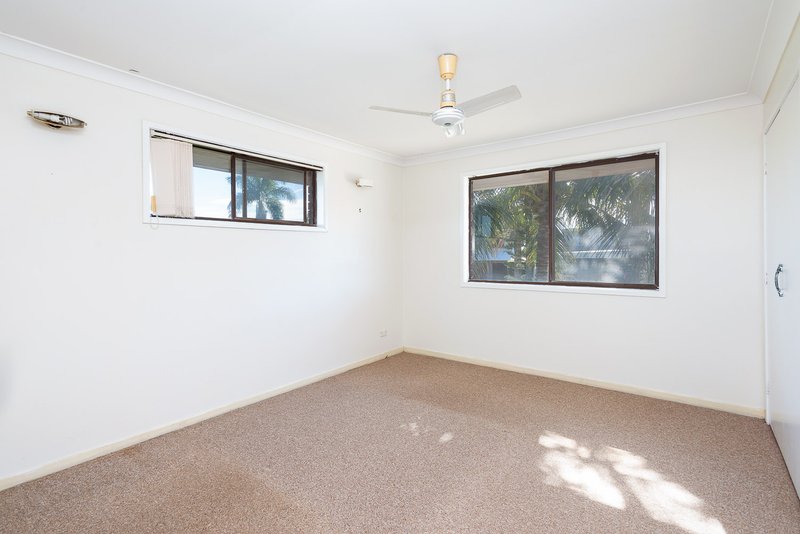 Photo - 20 Hume Parade, Paradise Point QLD 4216 - Image 8