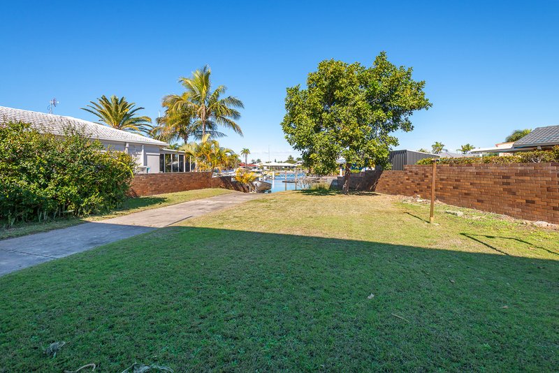 Photo - 20 Hume Parade, Paradise Point QLD 4216 - Image 17