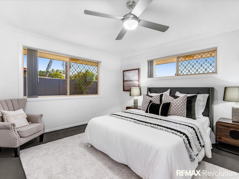 Photo - 20 Hurlstone Street, Wishart QLD 4122 - Image 13