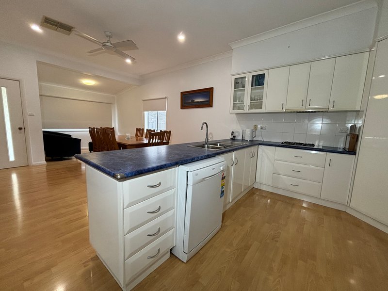 Photo - 20 Hyandra Street, Griffith NSW 2680 - Image 3