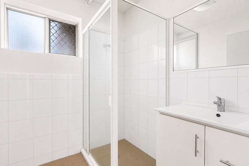Photo - 20 Ilya Street, Macgregor QLD 4109 - Image 7