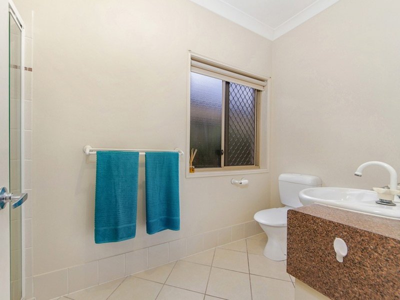 Photo - 20 Imperia Crescent, Varsity Lakes QLD 4227 - Image 11