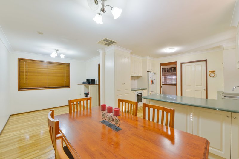 Photo - 20 Inala Crescent, Tamworth NSW 2340 - Image 5