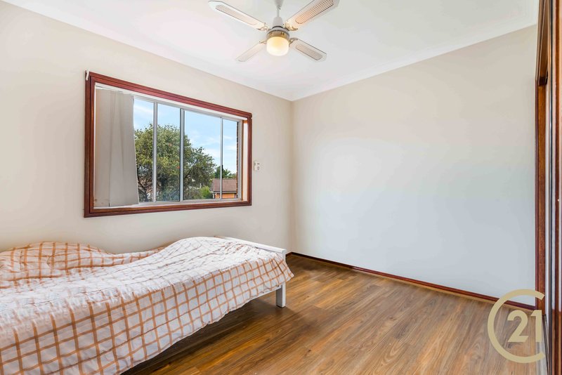 Photo - 20 Ingham Drive, Casula NSW 2170 - Image 12