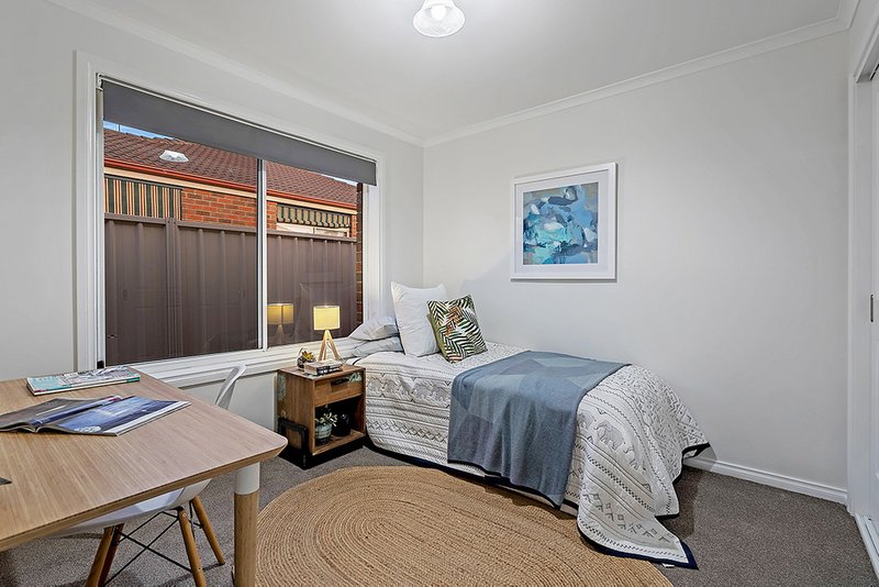 Photo - 20 Jacaranda Place, Craigieburn VIC 3064 - Image 11