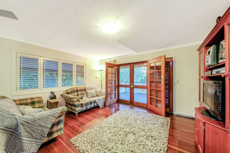 Photo - 20 Jane Street, Arana Hills QLD 4054 - Image 7