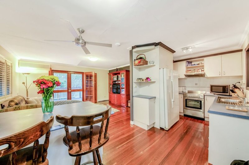 Photo - 20 Jane Street, Arana Hills QLD 4054 - Image 9