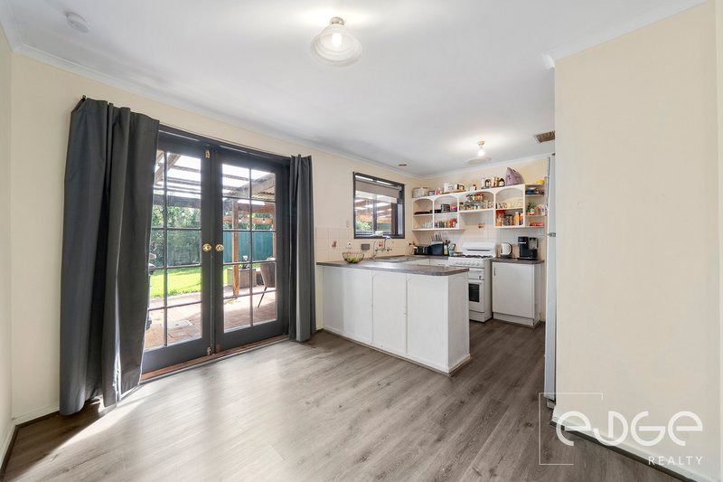 Photo - 20 Jedna Close, Craigmore SA 5114 - Image 3