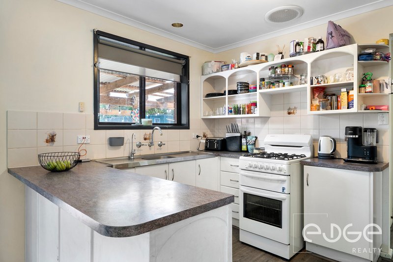Photo - 20 Jedna Close, Craigmore SA 5114 - Image 5