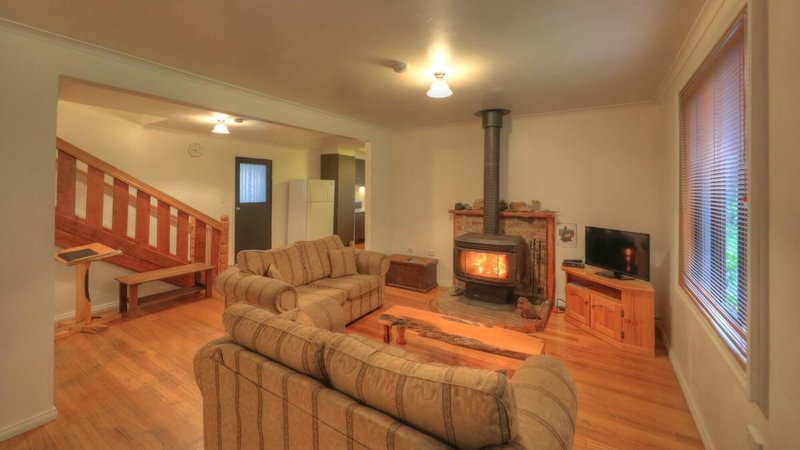 Photo - 20 Jenico Street, Queenstown TAS 7467 - Image 2