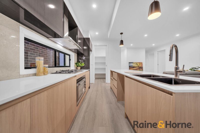 Photo - 20 Jessfield Terrace, Cranbourne East VIC 3977 - Image 6
