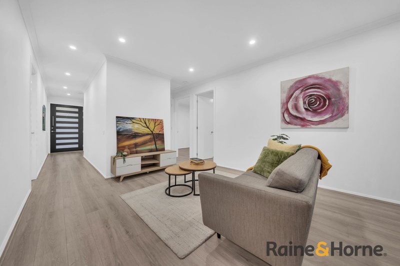 Photo - 20 Jessfield Terrace, Cranbourne East VIC 3977 - Image 9